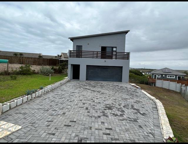 3 BEDROOM HOUSE FOR SALE IN PARADISE BEACH